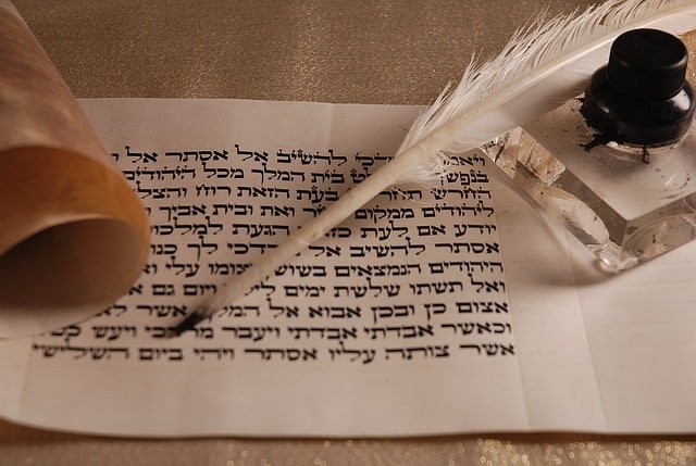 scroll-1410168_640 rtl language